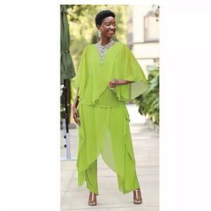 Ashton mint green pant set M. Also in white!